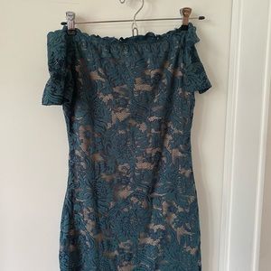 NastyGal (M) - Lace Off-Shoulder Bodycon Dress